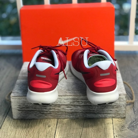 NWT Nike Free RN 2017 University Red M AUTHENTIC - Picture 3 of 8